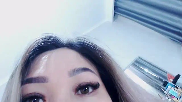 viki lizzi online show from 10/04/25, 04:43