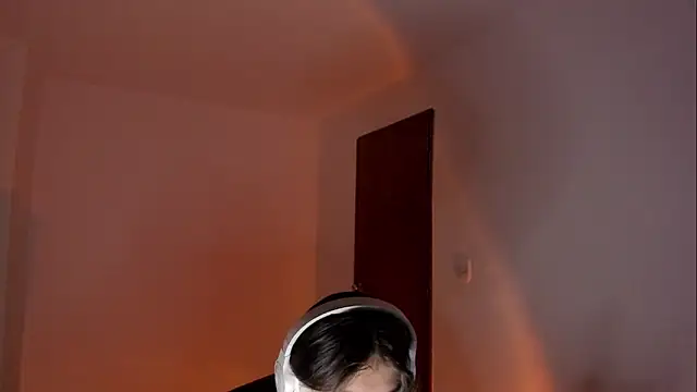 Snapshot of Giordano_Russo chatting on 12/17/25, 10:27 Giordano Russo online show from 12/17/25, 10:27