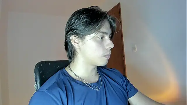 Snapshot of Giordano_Russo chatting on 12/22/25, 09:56 Giordano Russo online show from 12/22/25, 09:56