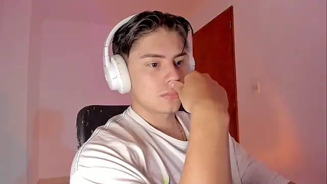 Snapshot of Giordano_Russo chatting on 01/09/26, 05:26 Giordano Russo online show from 01/09/26, 05:26