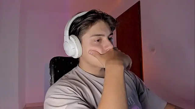 Snapshot of Giordano_Russo chatting on 02/05/26, 03:44 Giordano Russo online show from 02/05/26, 03:44