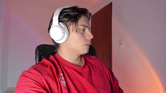 Snapshot of Giordano_Russo chatting on 03/16/26, 02:06 Giordano Russo online show from 03/16/26, 02:06