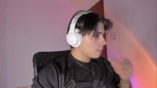 Snapshot of Giordano_Russo chatting on 03/17/26, 03:22 Giordano Russo online show from 03/17/26, 03:22