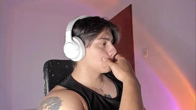 Snapshot of Giordano_Russo chatting on 03/18/26, 09:40 Giordano Russo online show from 03/18/26, 09:40