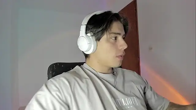 Snapshot of Giordano_Russo chatting on 03/24/26, 06:13 Giordano Russo online show from 03/24/26, 06:13