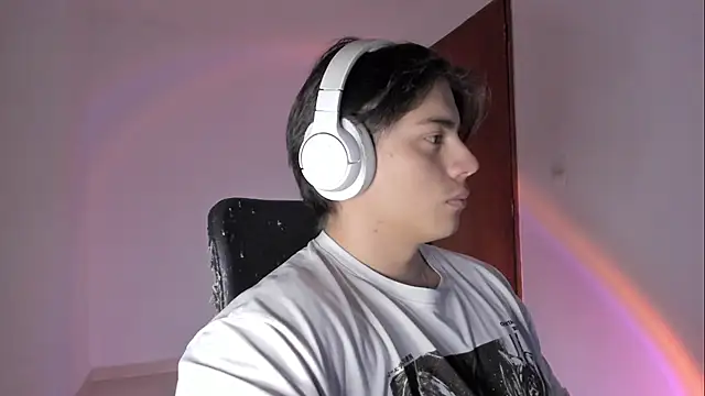 Snapshot of Giordano_Russo chatting on 03/27/26, 03:56 Giordano Russo online show from 03/27/26, 03:56