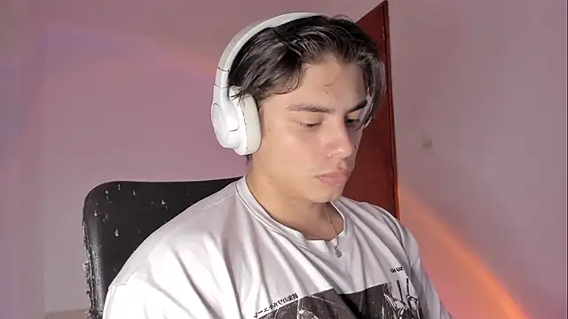 Snapshot of Giordano_Russo chatting on 03/27/26, 05:23 Giordano Russo online show from 03/27/26, 05:23