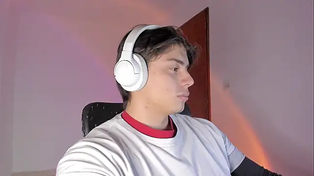 Snapshot of Giordano_Russo chatting on 04/02/26, 01:25 Giordano Russo online show from 04/02/26, 01:25