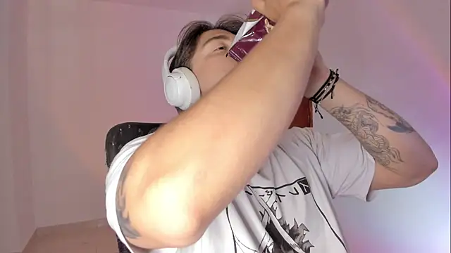 Snapshot of Giordano_Russo chatting on 04/09/26, 02:55 Giordano Russo online show from 04/09/26, 02:55