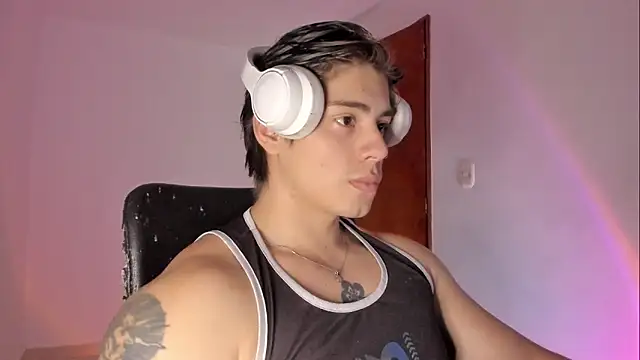 Snapshot of Giordano_Russo chatting on 04/12/26, 08:58 Giordano Russo online show from 04/12/26, 08:58