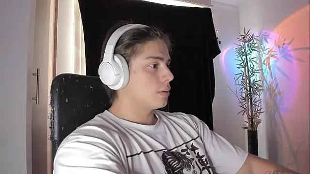 Snapshot of Giordano_Russo chatting on 04/25/26, 07:33 Giordano Russo online show from 04/25/26, 07:33