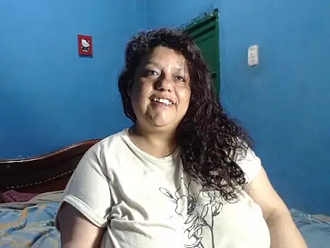 Snapshot of Lauren_baby chatting on 06/07/26, 05:27 Lauren baby online show from 06/07/26, 05:27