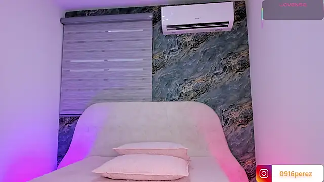 Snapshot of _kaarla_ chatting on 11/19/25, 07:25 kaarla online show from 11/19/25, 07:25