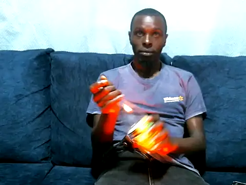 Snapshot of reezly chatting on 11/06/25, 11:04 reezly online show from 11/06/25, 11:04