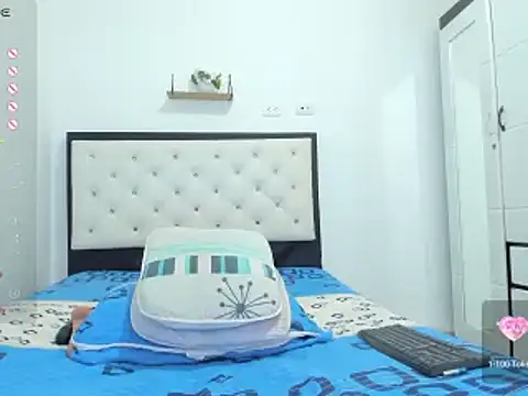 Snapshot of CuteLatinaxx chatting on 12/06/24, 03:44 CuteLatinaxx online show from 12/06/24, 03:44