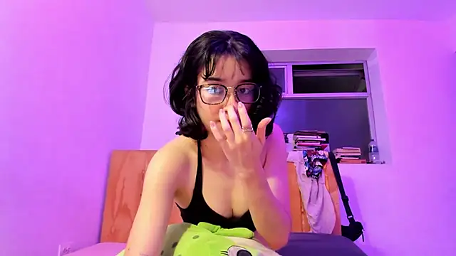 Snapshot of _Lunnaa_ chatting on 01/13/25, 03:01  Lunnaa  online show from 01/13/25, 03:01