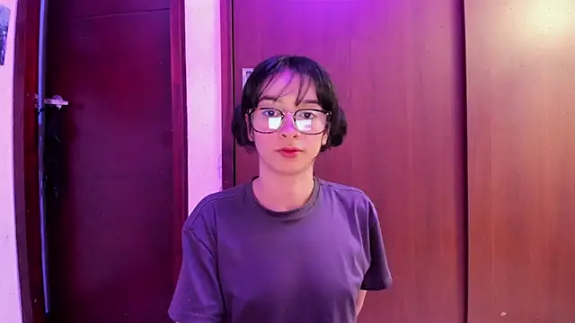 Snapshot of _Lunnaa_ chatting on 02/23/25, 01:57  Lunnaa  online show from 02/23/25, 01:57