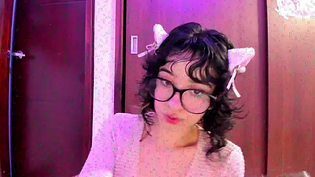 Snapshot of _Lunnaa_ chatting on 10/27/25, 12:58  Lunnaa  online show from 10/27/25, 12:58