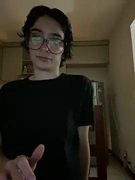 Snapshot of _Lunnaa_ chatting on 03/21/26, 02:27 Lunnaa online show from 03/21/26, 02:27