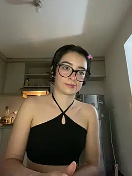 Snapshot of _Lunnaa_ chatting on 03/25/26, 01:11 Lunnaa online show from 03/25/26, 01:11