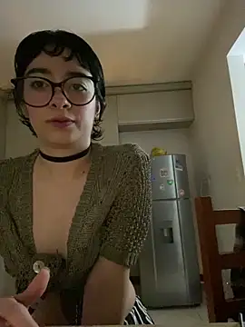 Snapshot of _Lunnaa_ chatting on 04/20/26, 12:46 Lunnaa online show from 04/20/26, 12:46