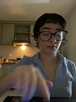 Snapshot of _Lunnaa_ chatting on 04/28/26, 01:59 Lunnaa online show from 04/28/26, 01:59