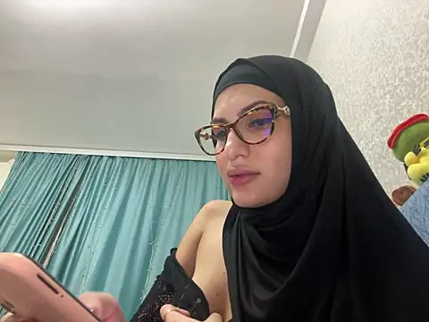 GumusGuray online show from 12/20/24, 02:08