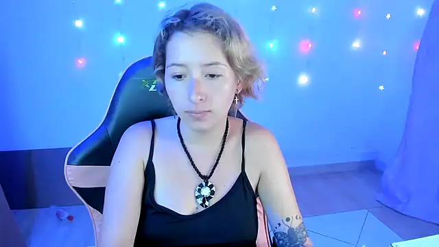 Snapshot of Ginger_Sweetty chatting on 12/15/24, 12:40 Ginger Sweetty online show from 12/15/24, 12:40
