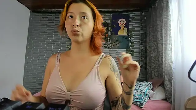 Snapshot of Ginger_Sweetty chatting on 10/27/25, 06:23 Ginger Sweetty online show from 10/27/25, 06:23
