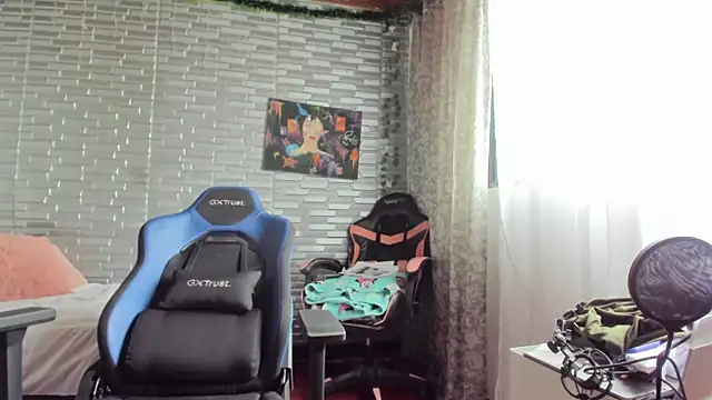 Ginger Sweetty online show from 04/12/26, 04:45