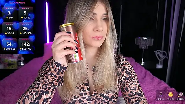 CassandraGood online show from 12/03/24, 07:43