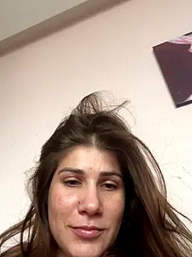 Snapshot of CassandraGood chatting on 11/13/25, 12:59 CassandraGood online show from 11/13/25, 12:59