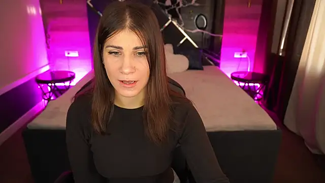 Snapshot of CassandraGood chatting on 11/14/25, 07:29 CassandraGood online show from 11/14/25, 07:29