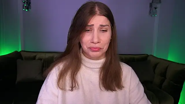 Snapshot of CassandraGood chatting on 11/28/25, 07:22 CassandraGood online show from 11/28/25, 07:22