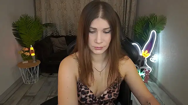 Snapshot of CassandraGood chatting on 12/21/25, 07:04 CassandraGood online show from 12/21/25, 07:04