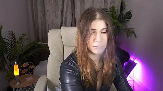 Snapshot of CassandraGood chatting on 03/15/26, 07:03 CassandraGood online show from 03/15/26, 07:03