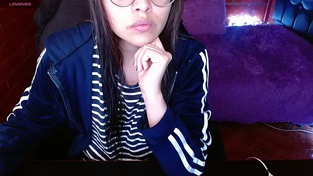 Snapshot of MidoriQuiinn chatting on 03/24/26, 02:55 MidoriQuiinn online show from 03/24/26, 02:55