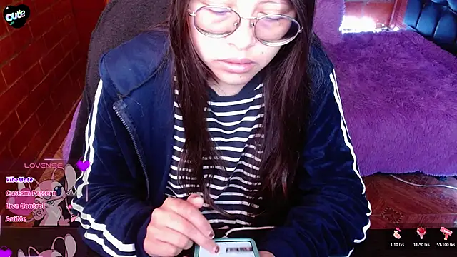 Snapshot of MidoriQuiinn chatting on 03/26/26, 02:22 MidoriQuiinn online show from 03/26/26, 02:22