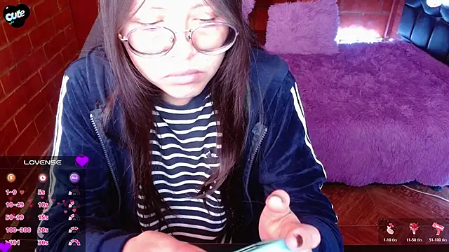 Snapshot of MidoriQuiinn chatting on 03/28/26, 02:38 MidoriQuiinn online show from 03/28/26, 02:38