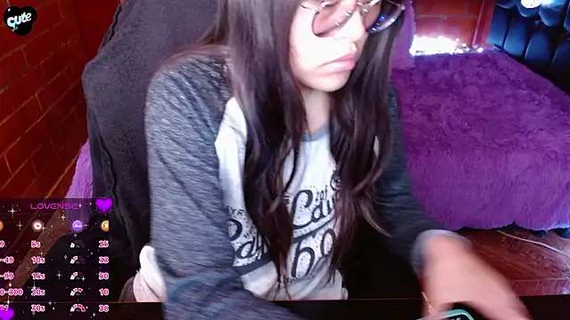 Snapshot of MidoriQuiinn chatting on 03/30/26, 03:57 MidoriQuiinn online show from 03/30/26, 03:57