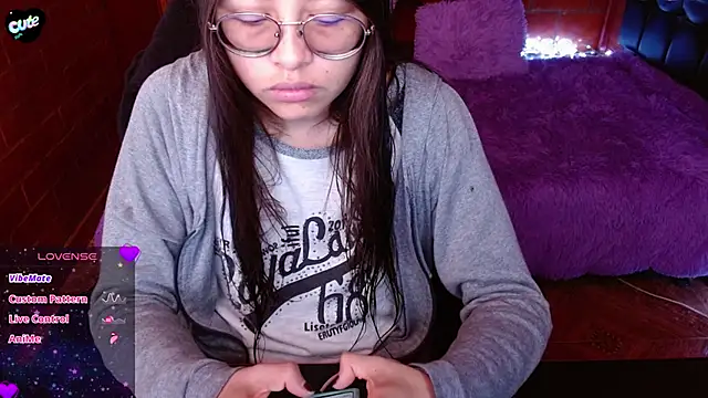 Snapshot of MidoriQuiinn chatting on 04/01/26, 03:42 MidoriQuiinn online show from 04/01/26, 03:42