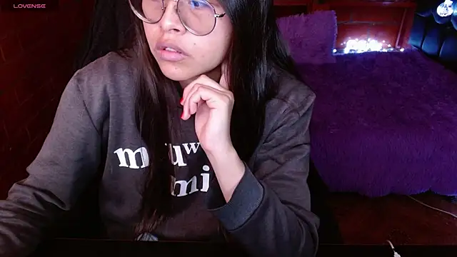 Snapshot of MidoriQuiinn chatting on 04/07/26, 02:17 MidoriQuiinn online show from 04/07/26, 02:17