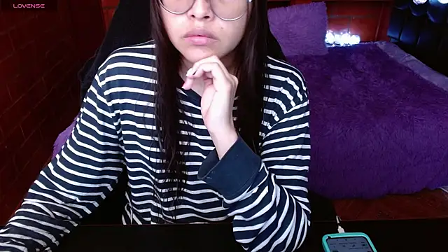 Snapshot of MidoriQuiinn chatting on 05/15/26, 04:14 MidoriQuiinn online show from 05/15/26, 04:14
