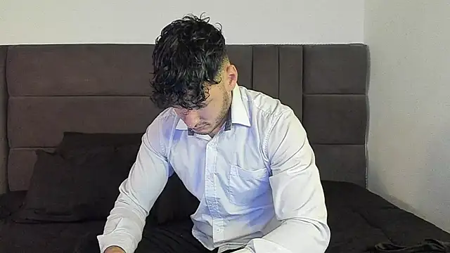 Snapshot of alejandro__2 chatting on 01/16/26, 06:01 alejandro 2 online show from 01/16/26, 06:01