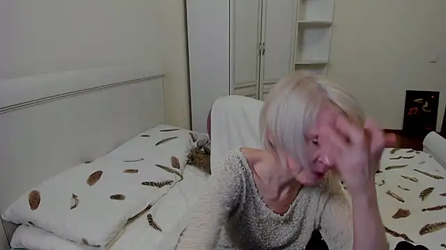 Snapshot of aminalive chatting on 10/30/25, 07:03 aminalive online show from 10/30/25, 07:03