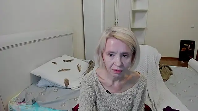 Snapshot of aminalive chatting on 11/28/25, 06:21 aminalive online show from 11/28/25, 06:21