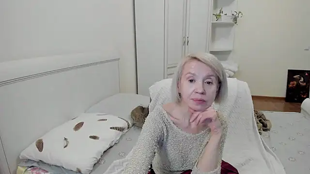 Snapshot of aminalive chatting on 12/13/25, 08:04 aminalive online show from 12/13/25, 08:04