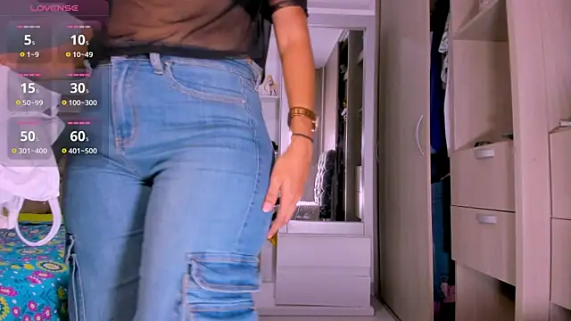 Snapshot of sharonDulce chatting on 09/29/25, 03:00 sharonDulce online show from 09/29/25, 03:00