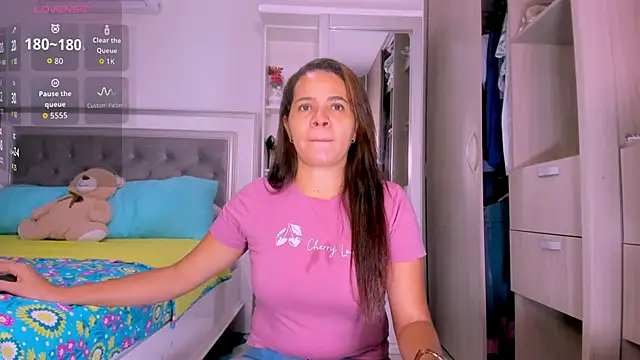 sharonDulce online show from 10/13/25, 02:44