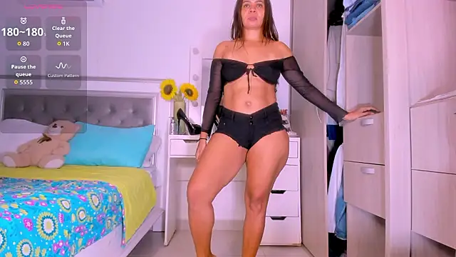 Snapshot of sharonDulce chatting on 03/30/26, 12:22 sharonDulce online show from 03/30/26, 12:22